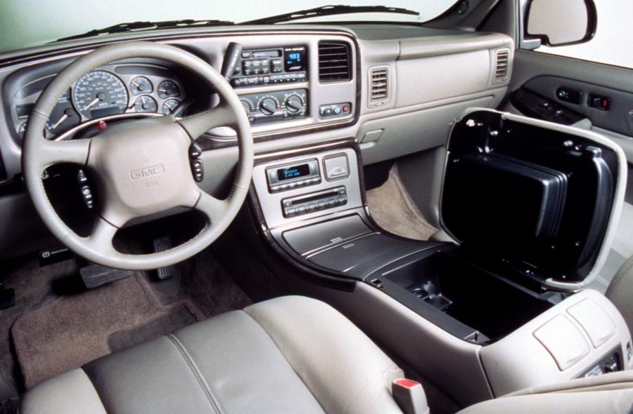  GMC Yukon 2000 года  (фото 20 из 51)